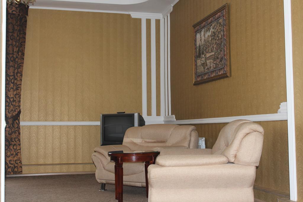Hotel Edem Karagandy Kamer foto