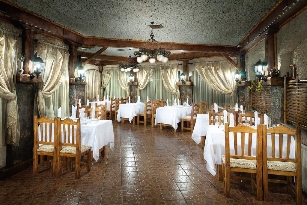 Hotel Edem Karagandy Buitenkant foto