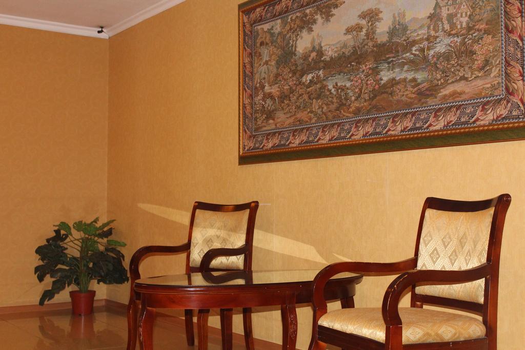 Hotel Edem Karagandy Buitenkant foto