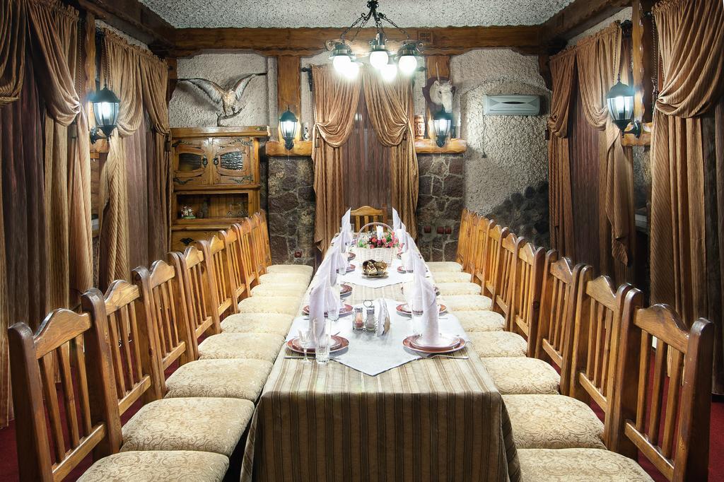 Hotel Edem Karagandy Buitenkant foto