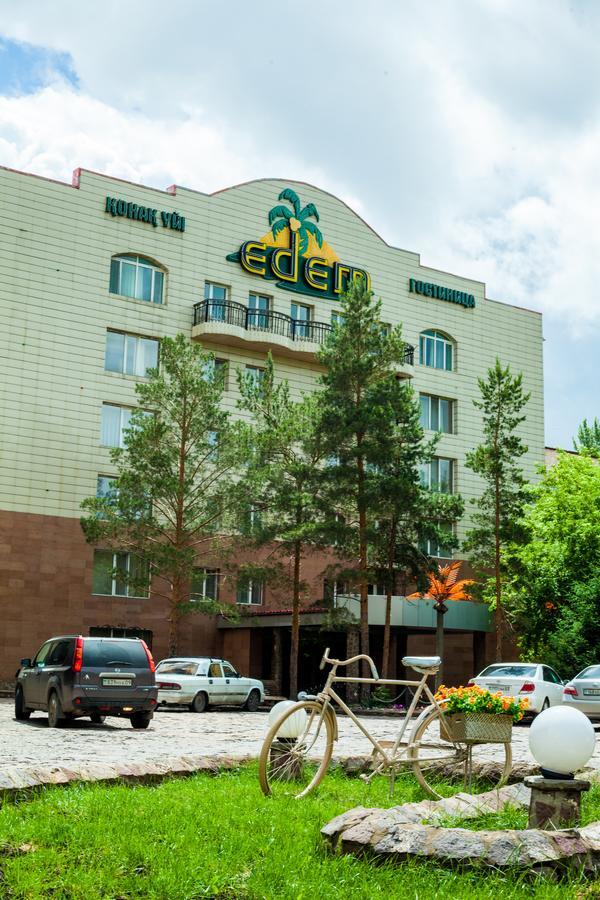 Hotel Edem Karagandy Buitenkant foto