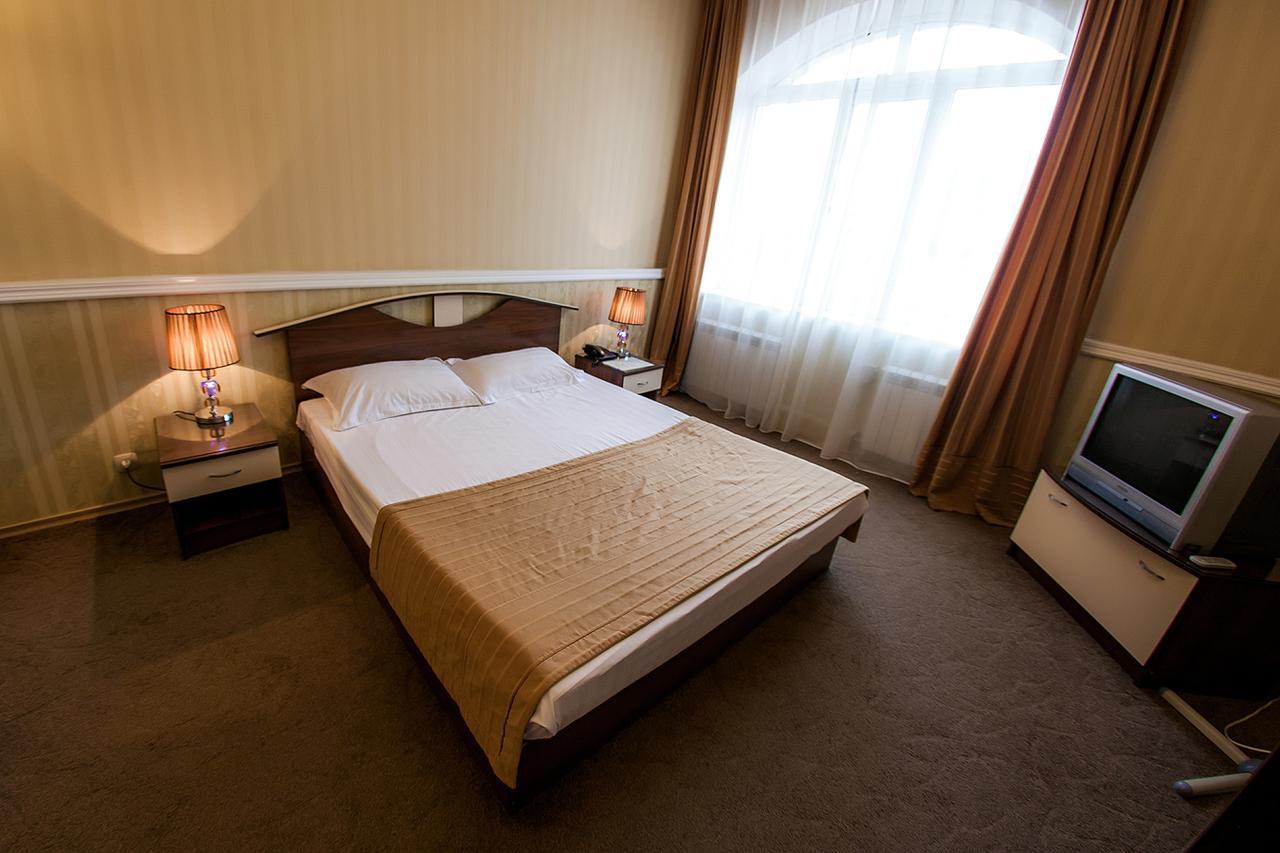Hotel Edem Karagandy Buitenkant foto