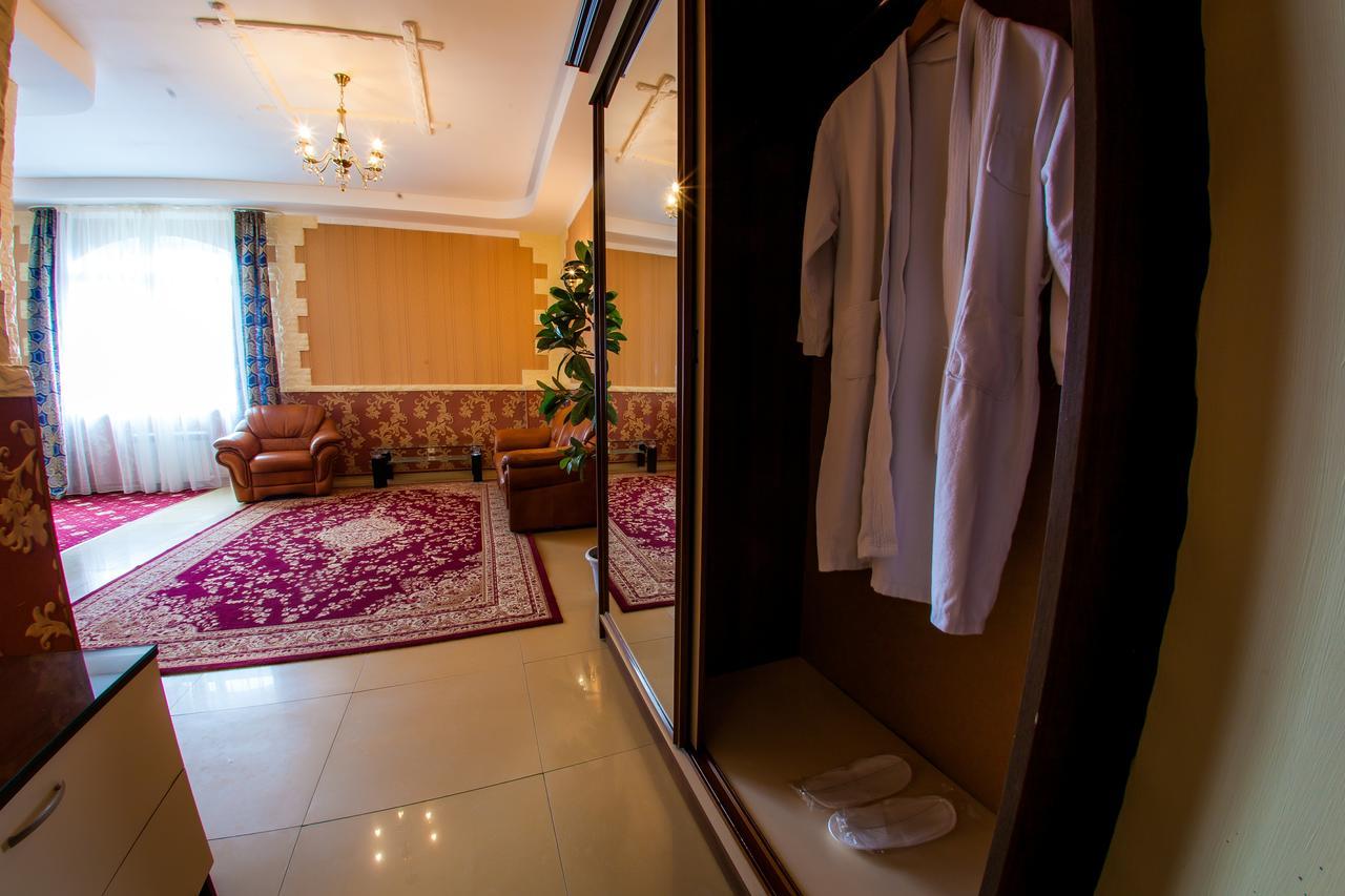 Hotel Edem Karagandy Buitenkant foto