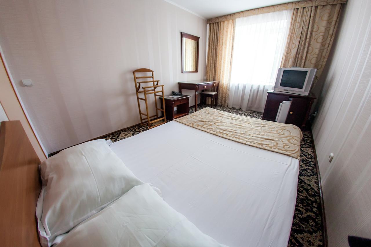Hotel Edem Karagandy Buitenkant foto