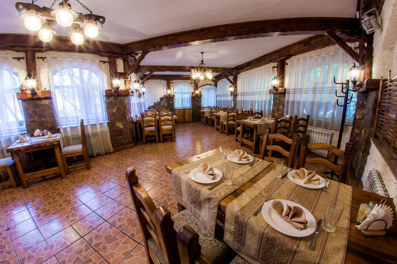 Hotel Edem Karagandy Buitenkant foto