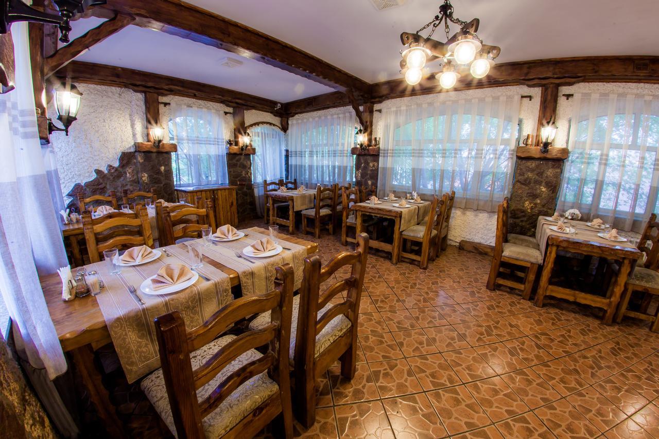 Hotel Edem Karagandy Buitenkant foto