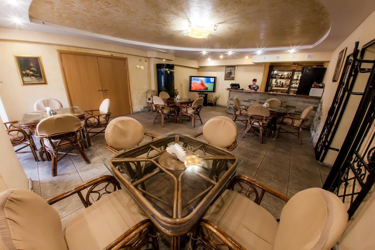 Hotel Edem Karagandy Buitenkant foto
