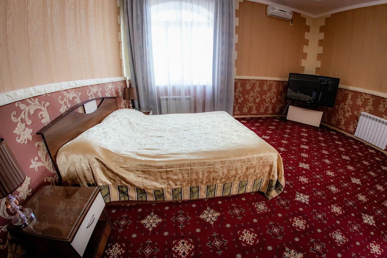Hotel Edem Karagandy Buitenkant foto