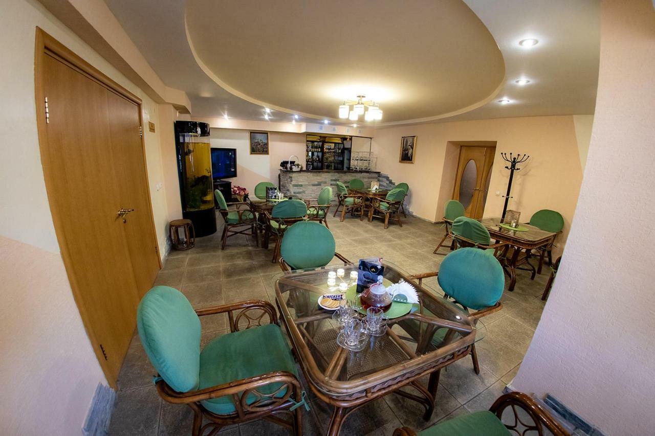 Hotel Edem Karagandy Buitenkant foto