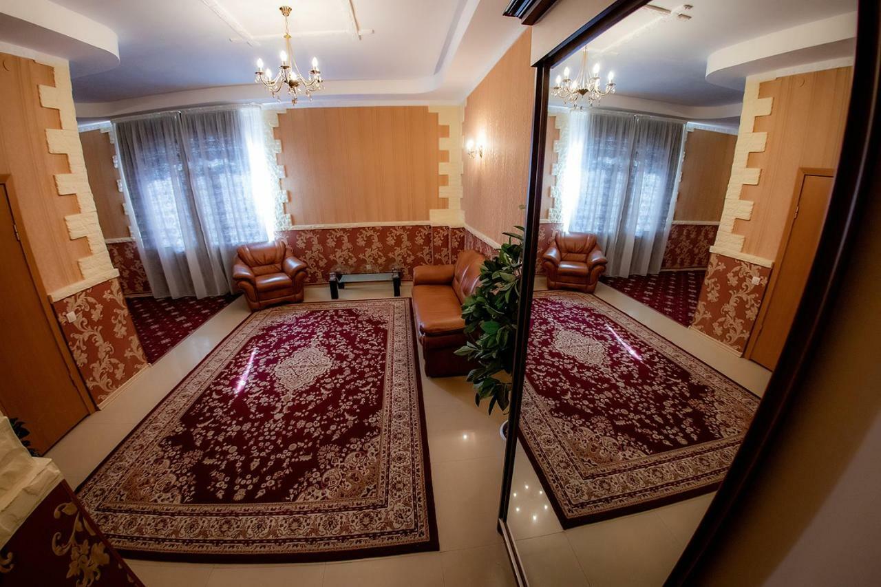 Hotel Edem Karagandy Buitenkant foto