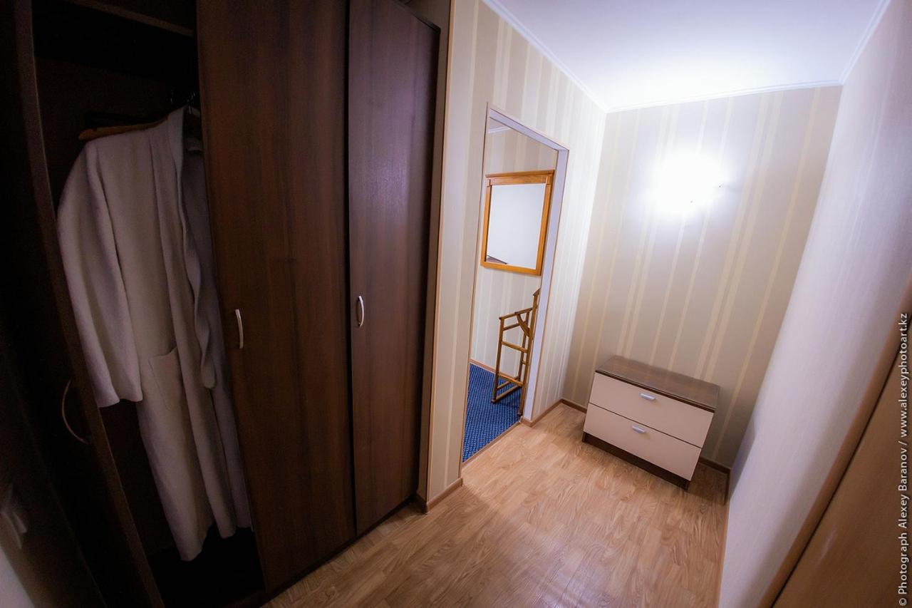 Hotel Edem Karagandy Buitenkant foto